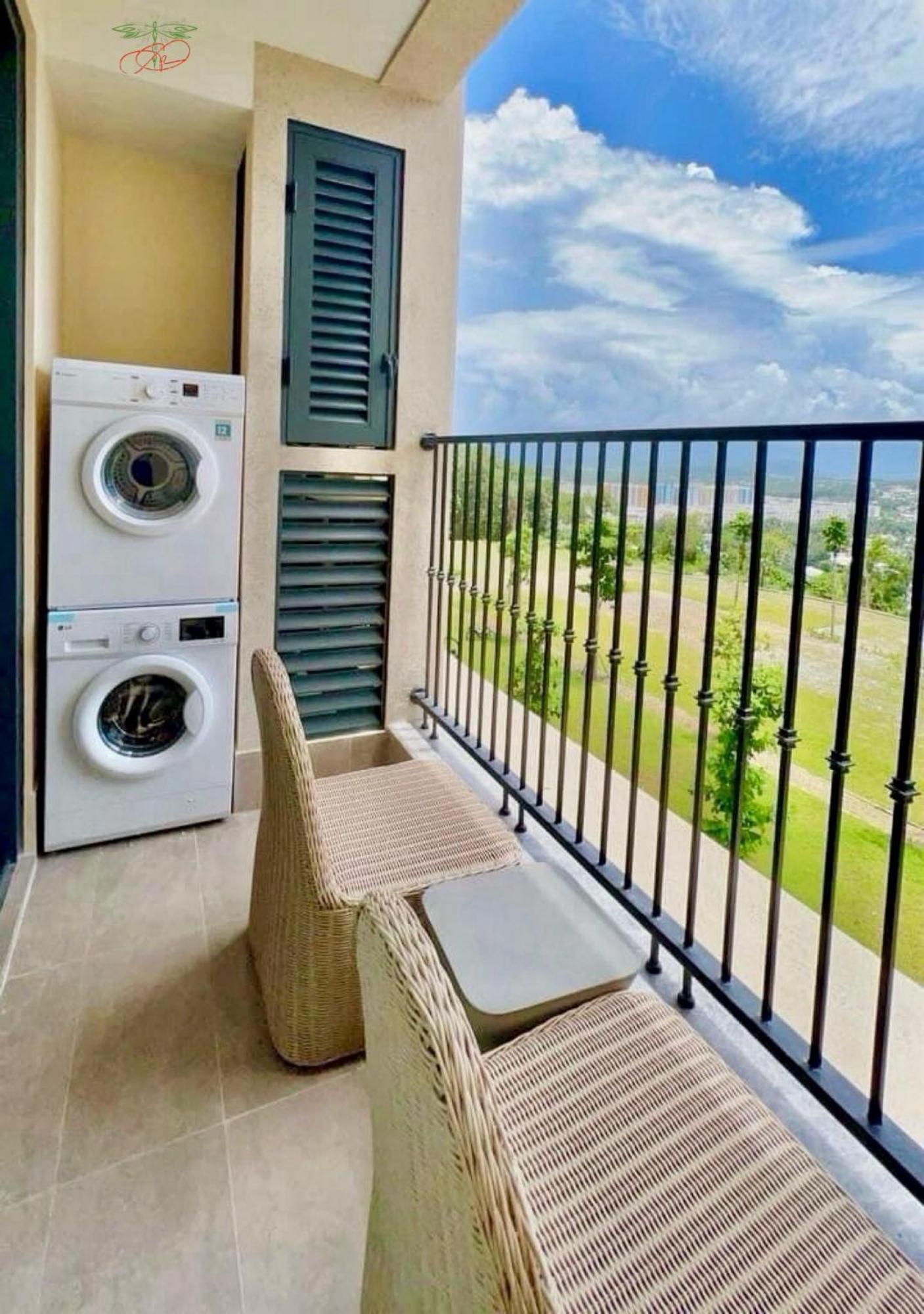 Emely Lucky Apartment Duong Dong Exterior foto